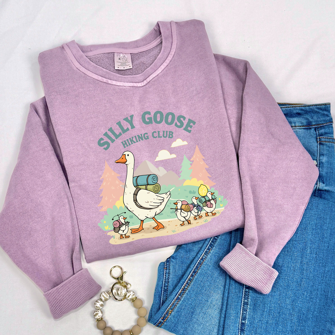 Silly Goose Hiking Club - Sweatshirt